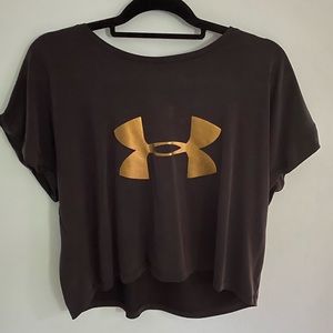 Black under armor cropped T-shirt